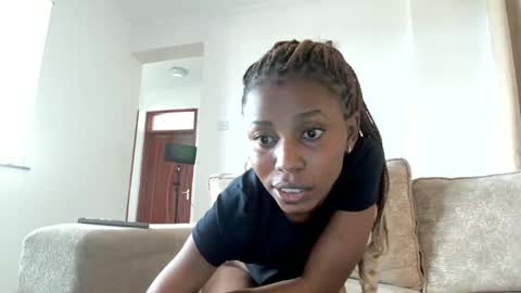 glossybae online show from December 22, 11:40 am