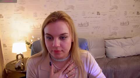 Snapshot of glow_margo chatting on May 11, 1:11 am Margo online show from May 11, 1:11 am