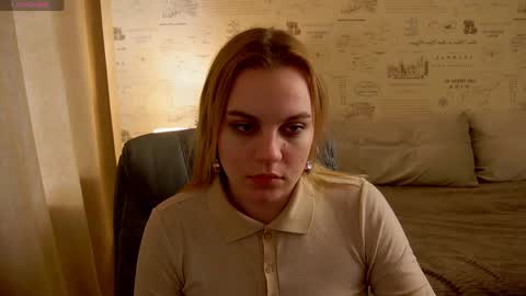 Snapshot of glow_margo chatting on May 18, 1:02 am Margo online show from May 18, 1:02 am
