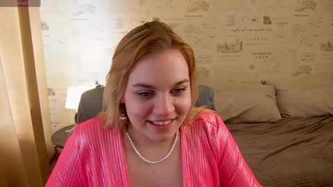 Snapshot of glow_margo chatting on May 25, 2:50 am Margo online show from May 25, 2:50 am