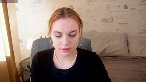 Snapshot of glow_margo chatting on May 30, 1:03 am Margo online show from May 30, 1:03 am