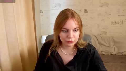 Snapshot of glow_margo chatting on July 27, 3:02 am Margo online show from July 27, 3:02 am