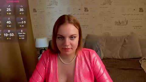 Snapshot of glow_margo chatting on August 4, 4:37 am Margo online show from August 4, 4:37 am