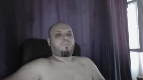 Snapshot of glusgan chatting on May 16, 1:10 pm Your boy online show from May 16, 1:10 pm