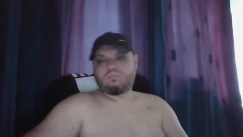 Snapshot of glusgan chatting on June 2, 6:15 am Your boy online show from June 2, 6:15 am