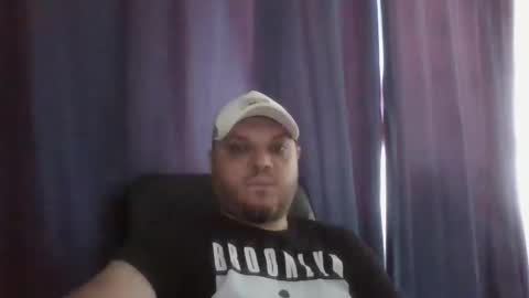 Snapshot of glusgan chatting on June 3, 11:13 am Your boy online show from June 3, 11:13 am