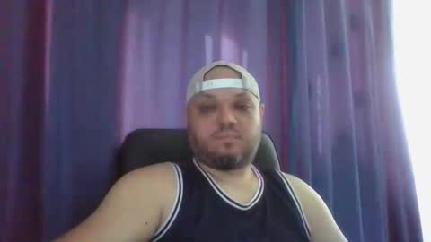 Snapshot of glusgan chatting on June 5, 5:25 am Your boy online show from June 5, 5:25 am