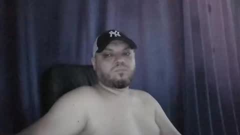 Snapshot of glusgan chatting on June 10, 7:07 am Your boy online show from June 10, 7:07 am