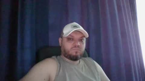 Snapshot of glusgan chatting on June 15, 7:10 am Your boy online show from June 15, 7:10 am