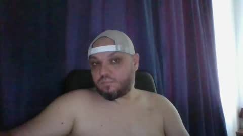 Snapshot of glusgan chatting on June 16, 9:34 am Your boy online show from June 16, 9:34 am