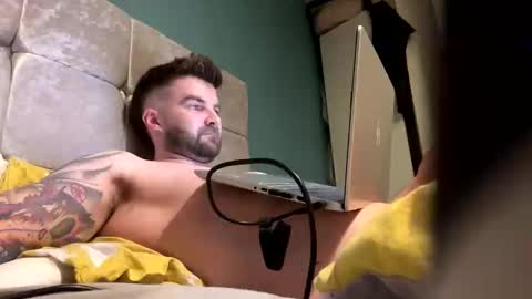 Snapshot of gmangee11 chatting on February 28, 8:18 pm gmangee11 online show from February 28, 8:18 pm