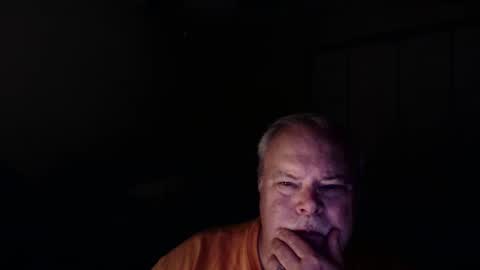 gmctruckguy online show from April 29, 1:21 am