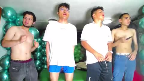 Snapshot of gnecos chatting on January 21, 1:11 pm THOMAS AND DAMIAND online show from January 21, 1:11 pm