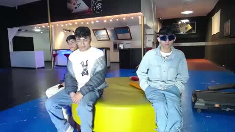 Snapshot of gnecos chatting on January 26, 5:02 pm THOMAS AND DAMIAND online show from January 26, 5:02 pm