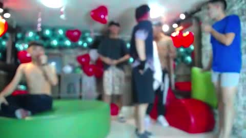 Snapshot of gnecos chatting on February 14, 8:05 pm THOMAS AND DAMIAND online show from February 14, 8:05 pm