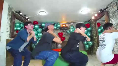 Snapshot of gnecos chatting on February 20, 11:53 am THOMAS AND DAMIAND online show from February 20, 11:53 am