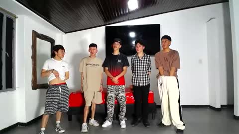 Snapshot of gnecos chatting on September 10, 6:08 pm THOMAS AND DAMIAND online show from September 10, 6:08 pm