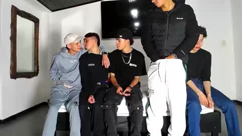 Snapshot of gnecos chatting on September 24, 6:11 pm THOMAS AND DAMIAND online show from September 24, 6:11 pm