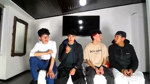 Snapshot of gnecos chatting on September 28, 5:51 pm THOMAS AND DAMIAND online show from September 28, 5:51 pm