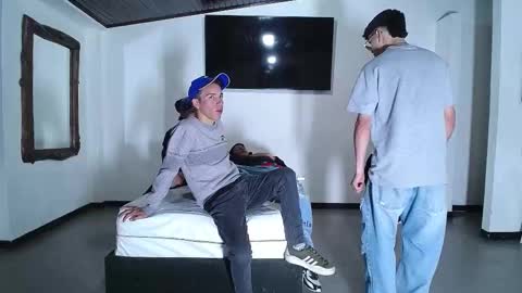 Snapshot of gnecos chatting on October 19, 6:41 pm THOMAS AND DAMIAND online show from October 19, 6:41 pm