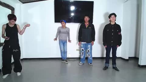 Snapshot of gnecos chatting on October 27, 6:23 pm THOMAS AND DAMIAND online show from October 27, 6:23 pm