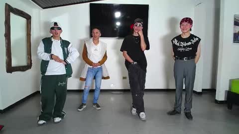 Snapshot of gnecos chatting on November 7, 6:19 pm THOMAS AND DAMIAND online show from November 7, 6:19 pm