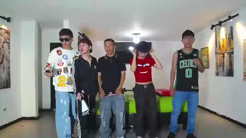 Snapshot of gnecos chatting on December 15, 6:45 pm THOMAS AND DAMIAND online show from December 15, 6:45 pm