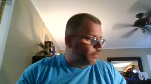 Snapshot of gobey33 chatting on September 23, 4:21 pm IDKIDCIDGAF online show from September 23, 4:21 pm