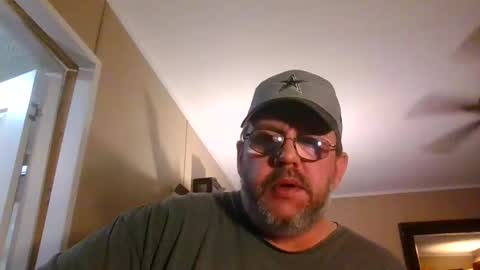 IDKIDCIDGAF online show from November 18, 1:11 am