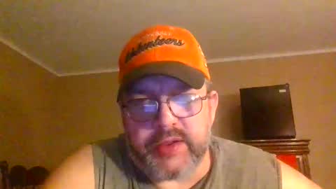 Snapshot of gobey33 chatting on May 27, 5:48 am IDKIDCIDGAF online show from May 27, 5:48 am