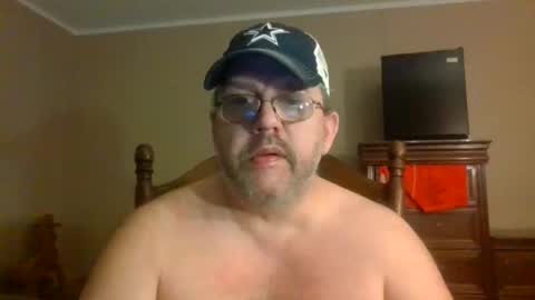 Snapshot of gobey33 chatting on June 8, 1:28 am IDKIDCIDGAF online show from June 8, 1:28 am