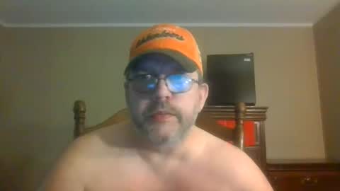 Snapshot of gobey33 chatting on June 10, 11:24 pm IDKIDCIDGAF online show from June 10, 11:24 pm