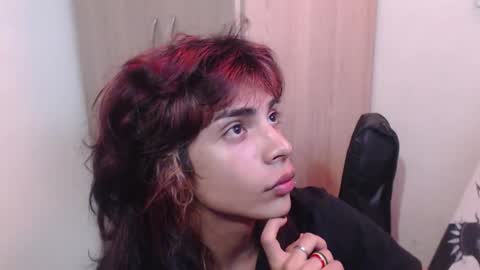 Snapshot of god_dereck chatting on January 16, 5:11 am god_dereck online show from January 16, 5:11 am