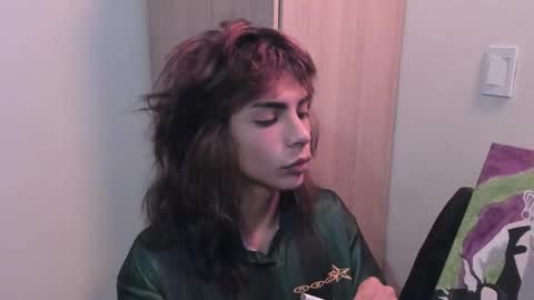 Snapshot of god_dereck chatting on February 4, 6:08 am god_dereck online show from February 4, 6:08 am