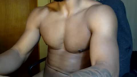 Snapshot of god_of_olumpus chatting on April 28, 11:21 pm god_of_olumpus online show from April 28, 11:21 pm
