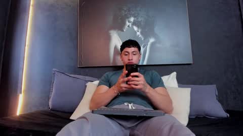 Snapshot of god_of_olympus1 chatting on December 4, 3:32 pm steven online show from December 4, 3:32 pm