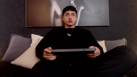 Snapshot of god_of_olympus1 chatting on January 8, 7:24 pm steven online show from January 8, 7:24 pm