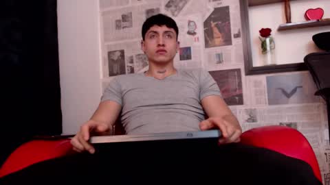 Snapshot of god_of_olympus1 chatting on February 22, 11:57 am steven online show from February 22, 11:57 am