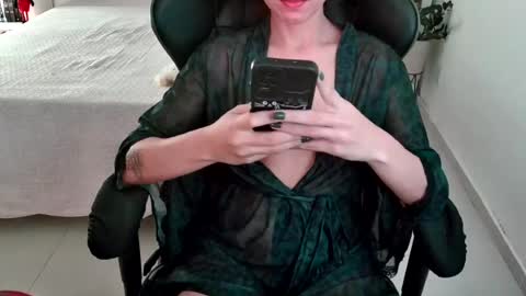 Snapshot of goddess_artemis_ chatting on August 7, 11:51 pm Fauna online show from August 7, 11:51 pm