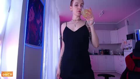 Elpis Foxter online show from June 5, 3:35 am