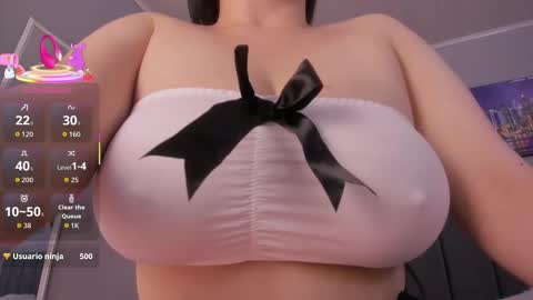 Snapshot of goddess_kianna chatting on November 18, 10:03 pm Goddess Kianna online show from November 18, 10:03 pm