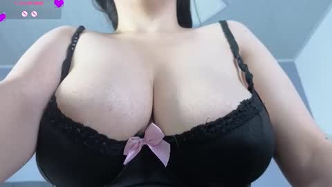 Snapshot of goddess_kianna chatting on June 30, 11:17 pm Goddess Kianna online show from June 30, 11:17 pm