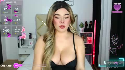 Snapshot of goddess_lykafox chatting on December 15, 3:49 pm Lyka Fox online show from December 15, 3:49 pm