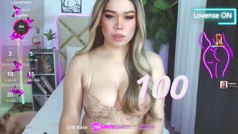 Snapshot of goddess_lykafox chatting on June 4, 10:38 pm Lyka Fox online show from June 4, 10:38 pm