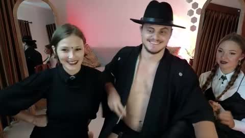 Snapshot of goddess_marylin chatting on October 30, 4:47 am 330 UTC2 girls online show from October 30, 4:47 am