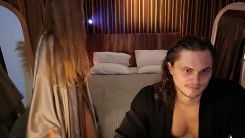   330 UTC2 girls   online show from February 18, 7:15 am