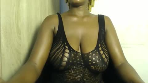 Snapshot of goddess_mellissa chatting on May 9, 8:19 am mellissa online show from May 9, 8:19 am
