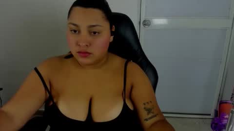 Snapshot of goddess_of_sissys chatting on May 16, 5:48 am goddess_of_sissys online show from May 16, 5:48 am