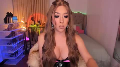 Contessa online show from March 6, 12:01 pm