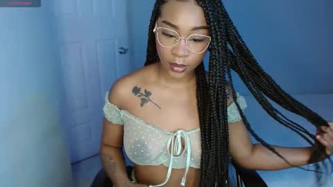 Snapshot of goddess_val chatting on November 9, 10:13 am Valentina online show from November 9, 10:13 am